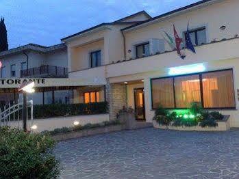 Hotel Santa Lucia Кашина Экстерьер фото